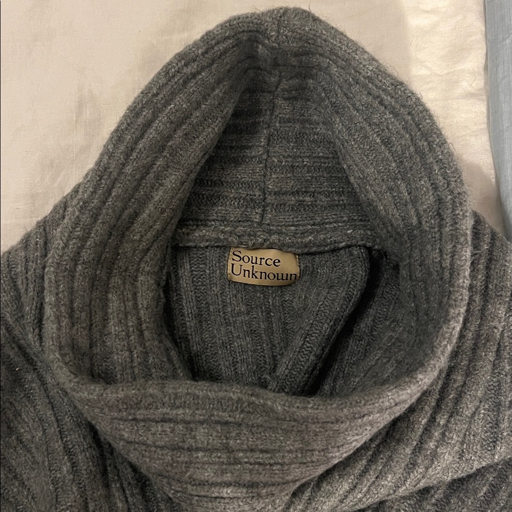 Source unknown grey sweater - Picture 3 of 3